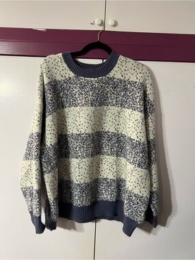 Forever 21 Blue & Cream Speckled Stripe Crewneck Sweater